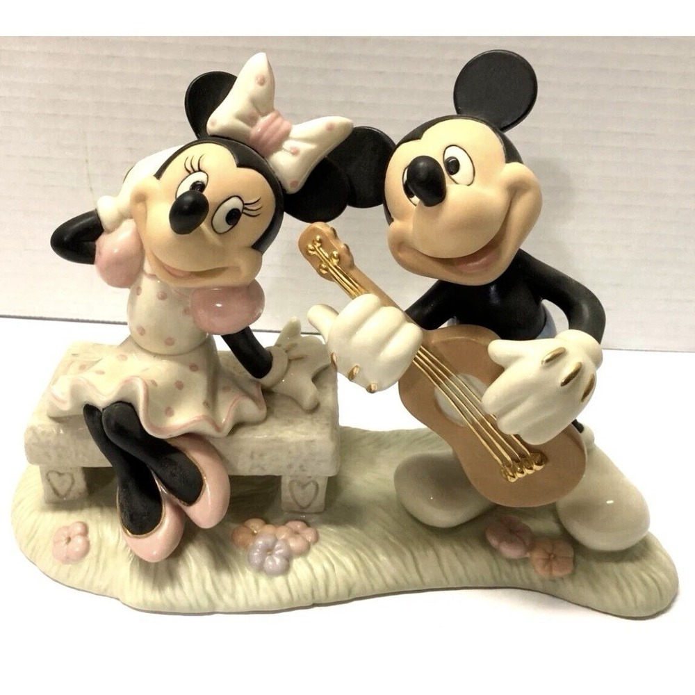 Lenox‎ Disney Mickey Minnie SWEETHEART SERENADE Guitar Porcelain Figurine NIB